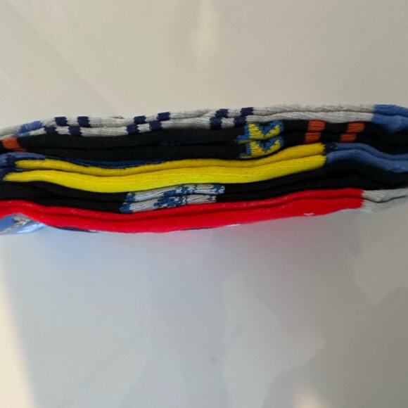 Ted Lasso socks 5 pack shoe size 4-10 NWT 97% Polyester/Poliéster
3% Spandex - Picture 7 of 7